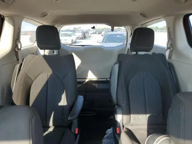 2021 CHRYSLER VOYAGER LX  