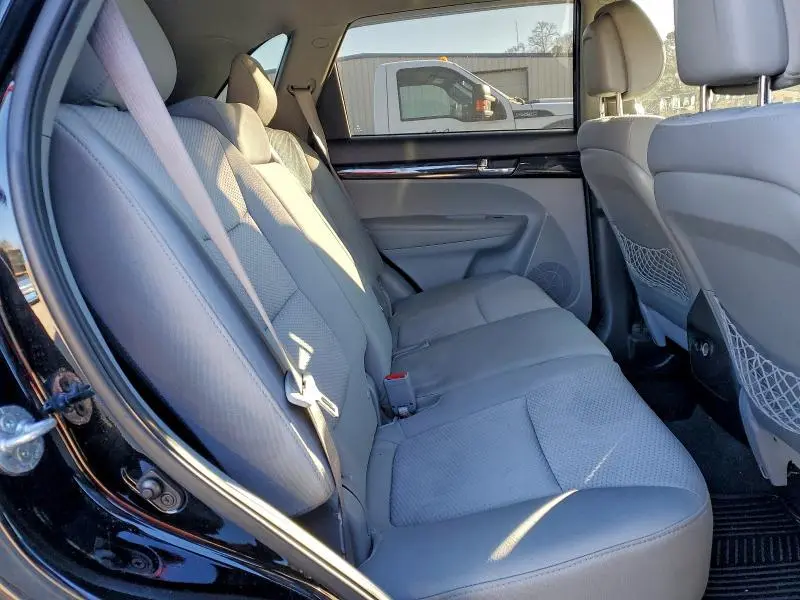 2011 KIA SORENTO BASE  