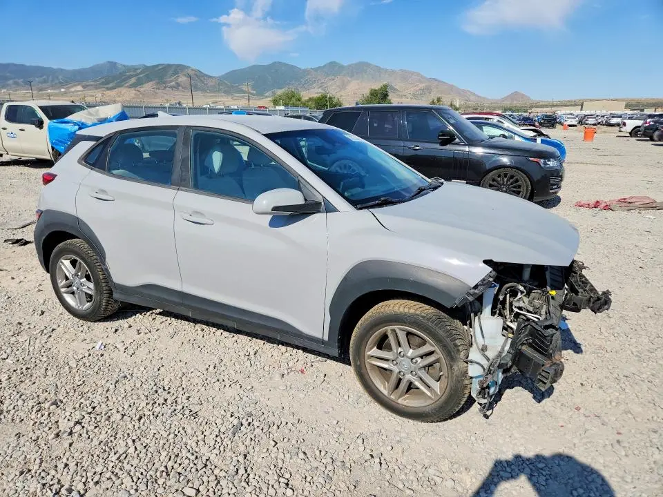 2022 HYUNDAI KONA SE  