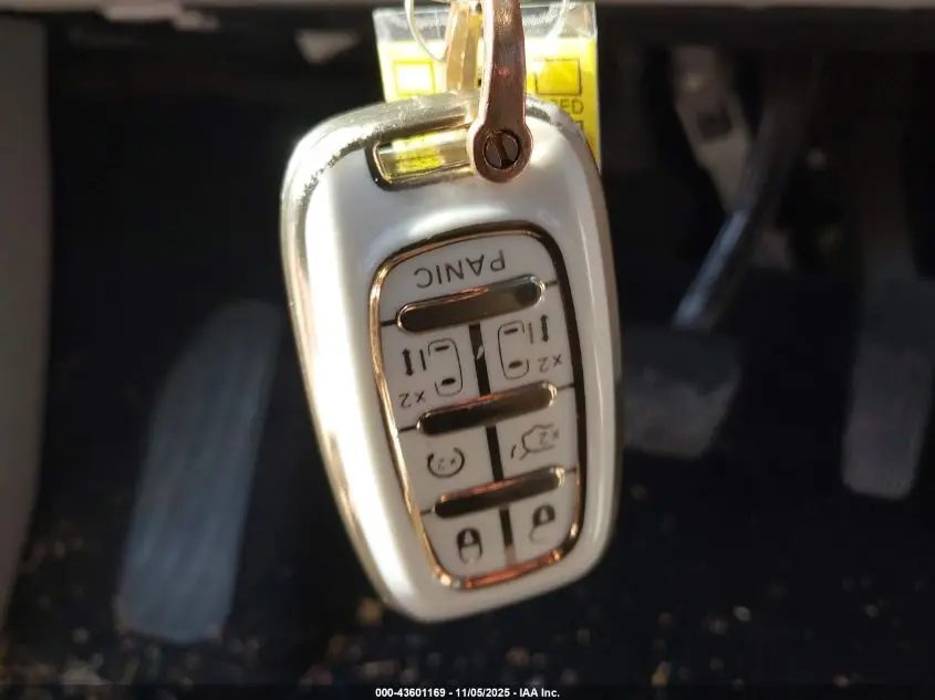 2020 CHRYSLER VOYAGER LXI