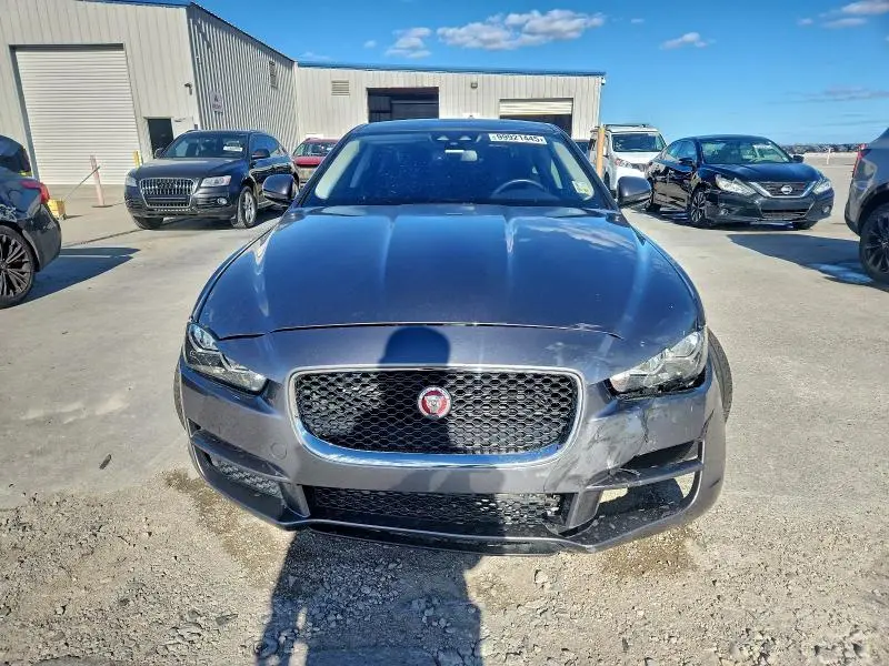2017 JAGUAR XE PREMIUM  