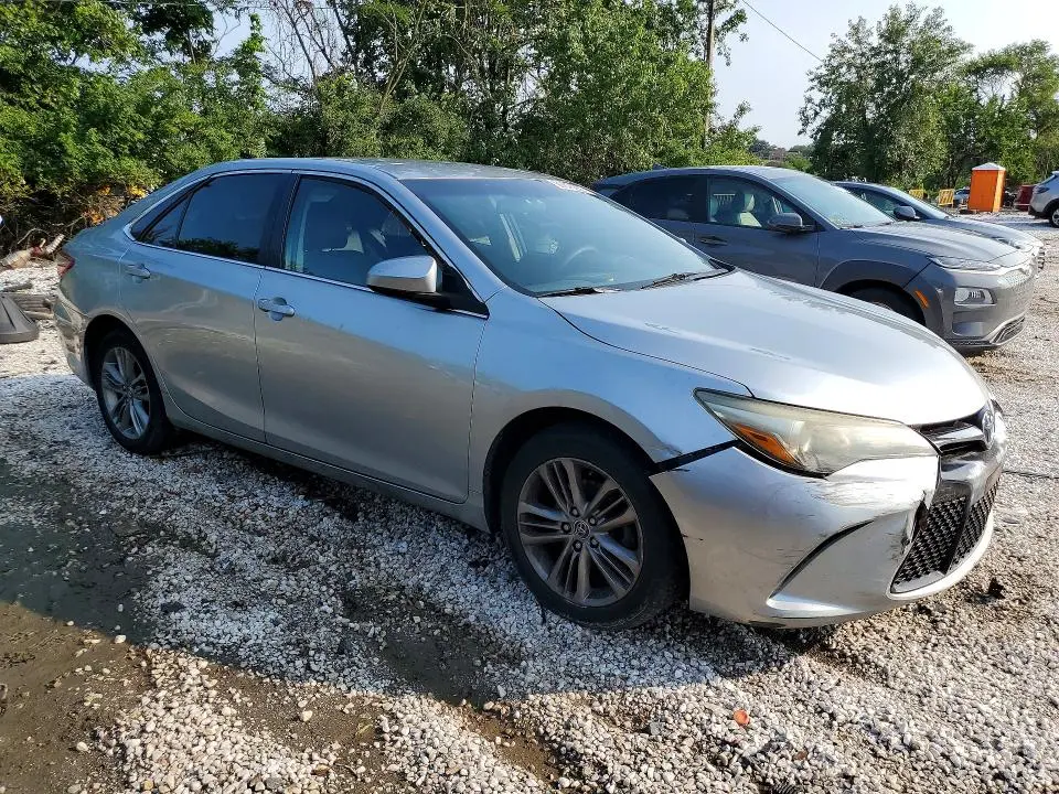 2016 TOYOTA CAMRY SE  
