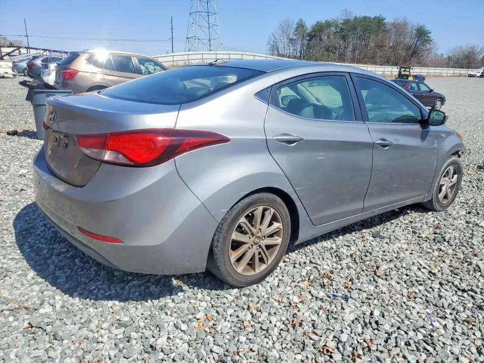 2015 HYUNDAI ELANTRA SE  