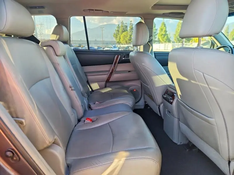 2013 TOYOTA HIGHLANDER LIMITED  