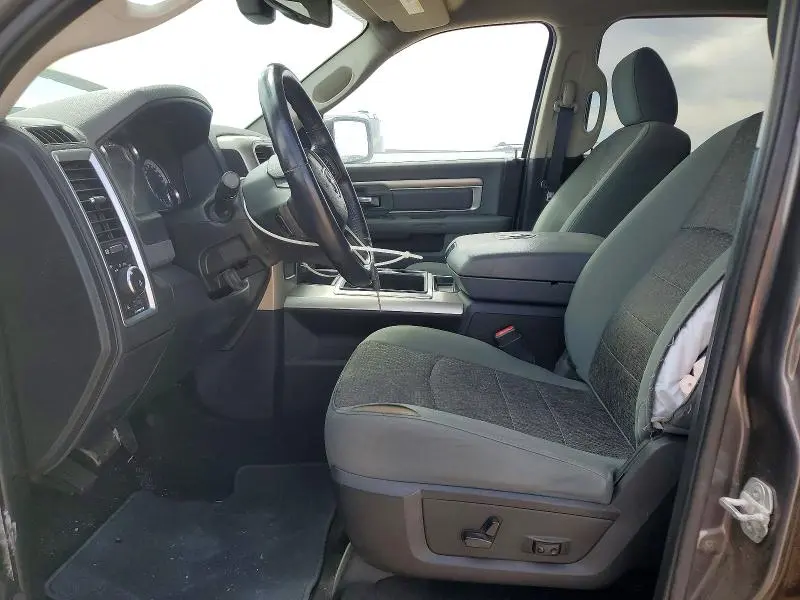 2015 RAM 1500 SLT  