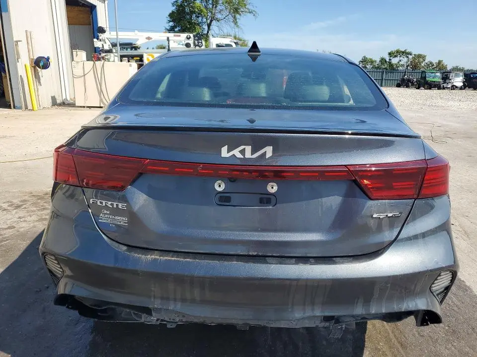 2023 KIA FORTE GT LINE  