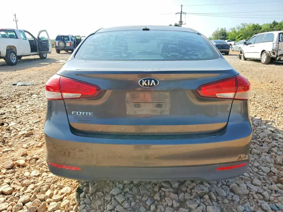 2018 KIA FORTE LX  