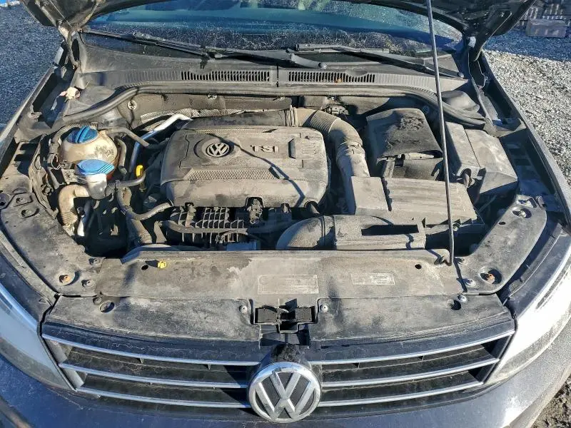 2015 VOLKSWAGEN JETTA SE  