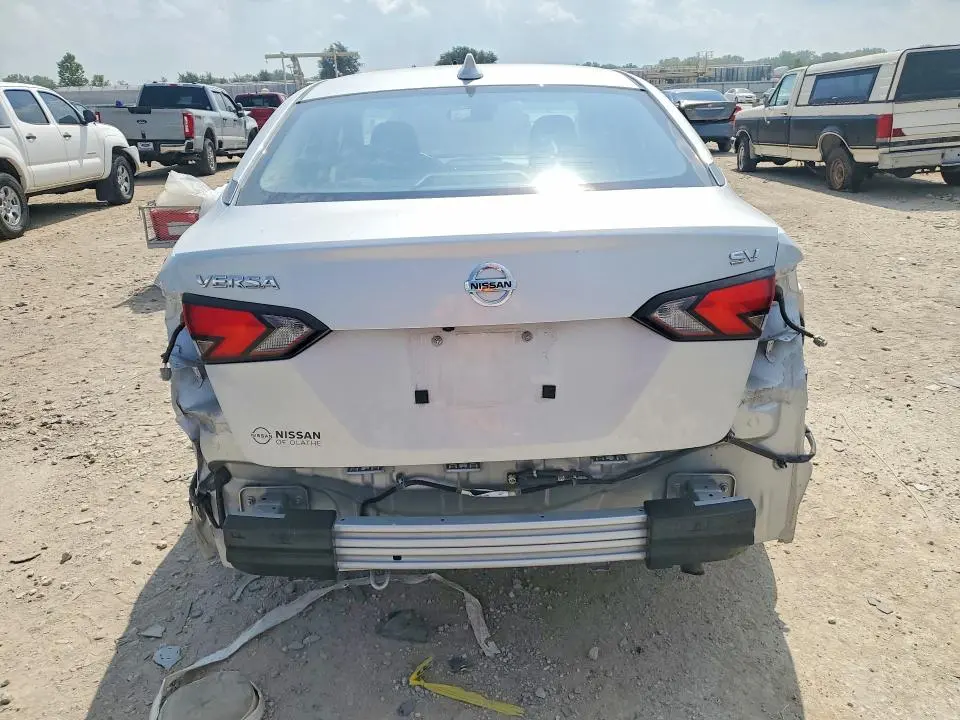 2021 NISSAN VERSA SV  