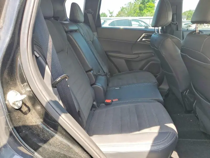 2023 MITSUBISHI OUTLANDER SE  