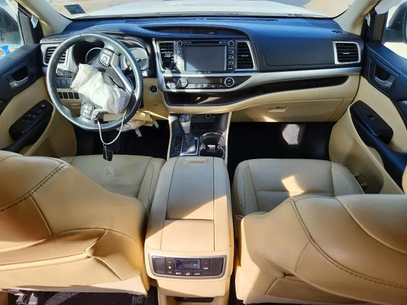 2016 TOYOTA HIGHLANDER XLE  