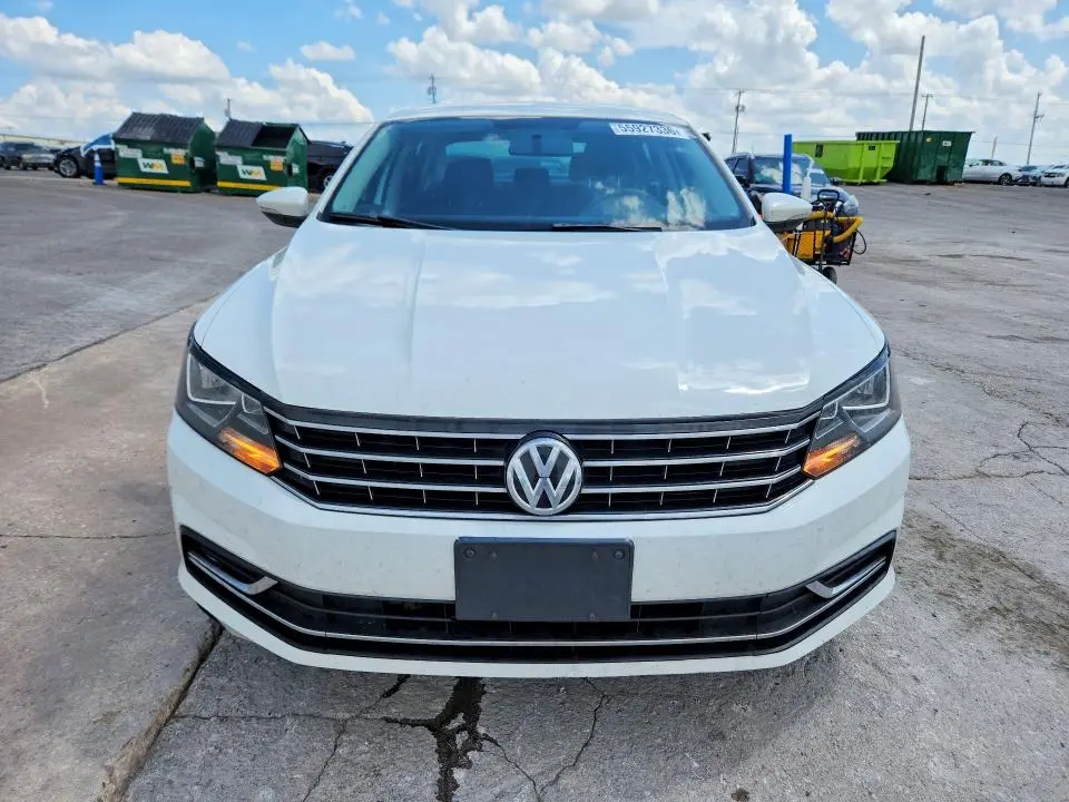 2016 VOLKSWAGEN PASSAT S  