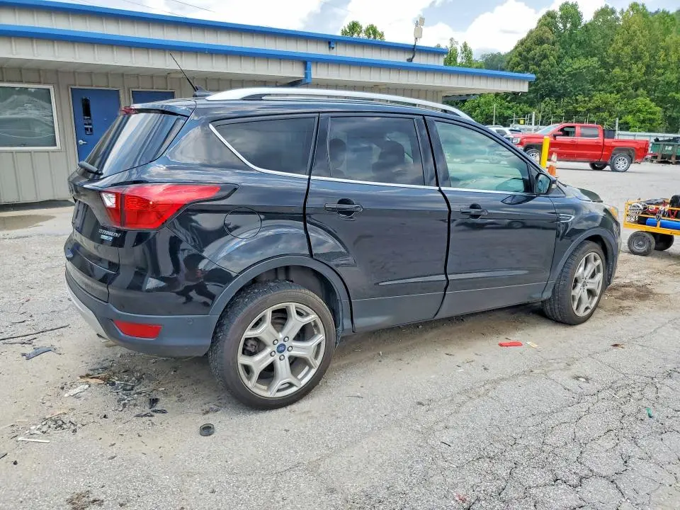 2019 FORD ESCAPE TITANIUM  