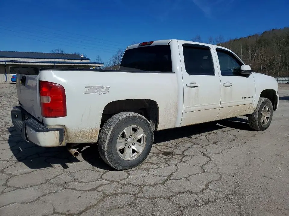 2011 CHEVROLET SILVERADO K1500 LT  
