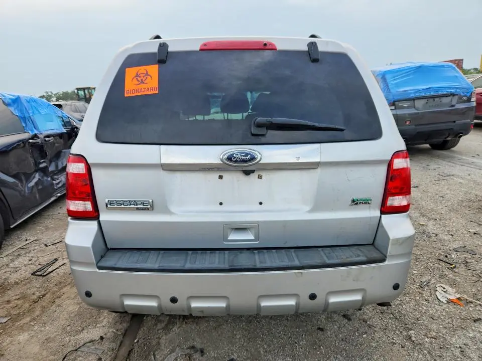 2010 FORD ESCAPE LIMITED  