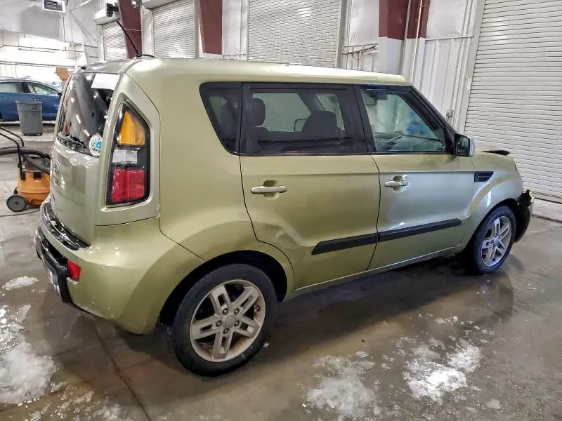 2011 KIA SOUL +  