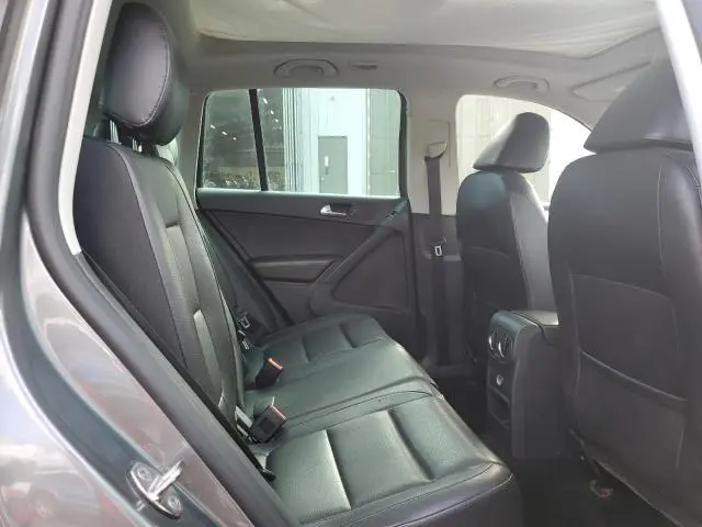 2012 VOLKSWAGEN TIGUAN S  