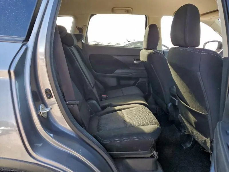 2018 MITSUBISHI OUTLANDER ES  