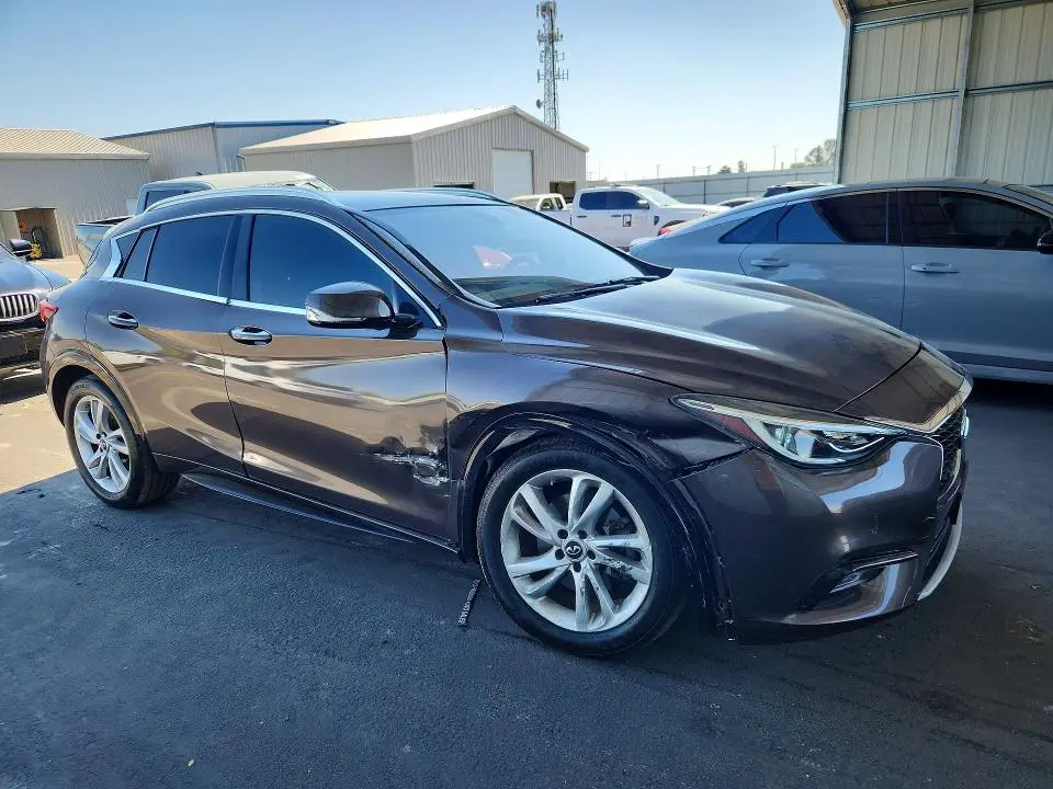 2017 INFINITI QX30 BASE  