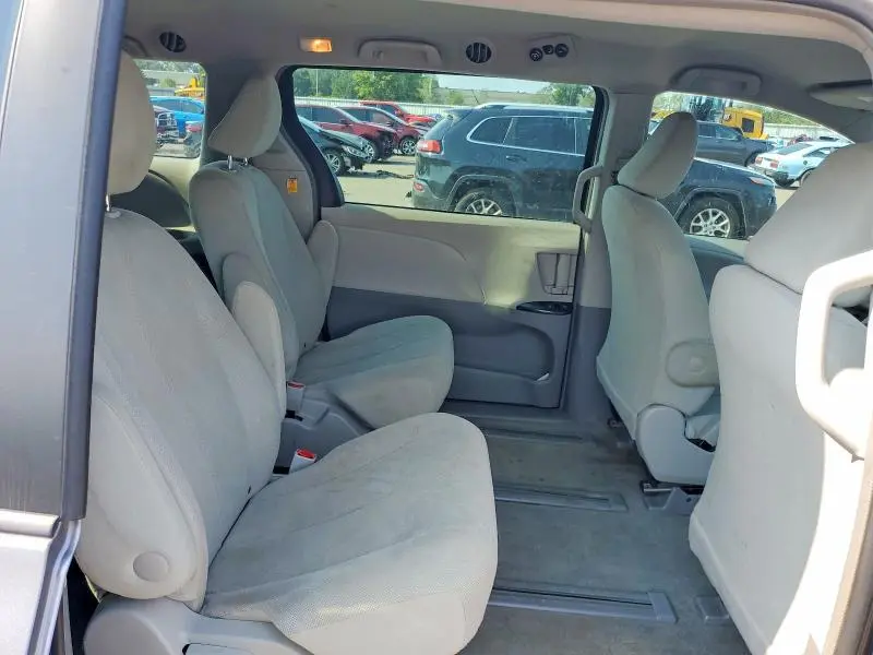 2013 TOYOTA SIENNA L 7-PASSENGER  