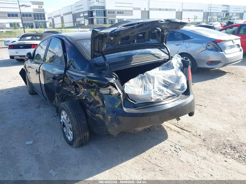 2013 KIA FORTE LX