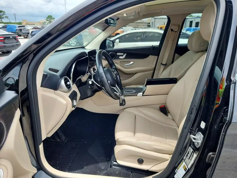 2021 MERCEDES-BENZ GLC 300  