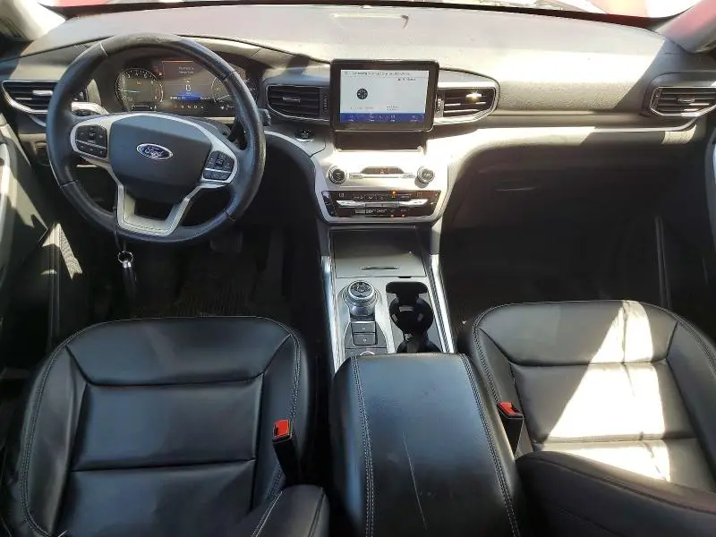 2021 FORD EXPLORER XLT  