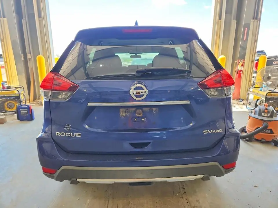 2017 NISSAN ROGUE SV  