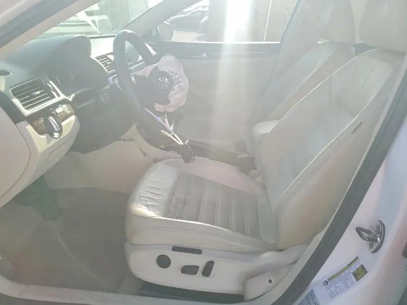2012 VOLKSWAGEN PASSAT SEL  