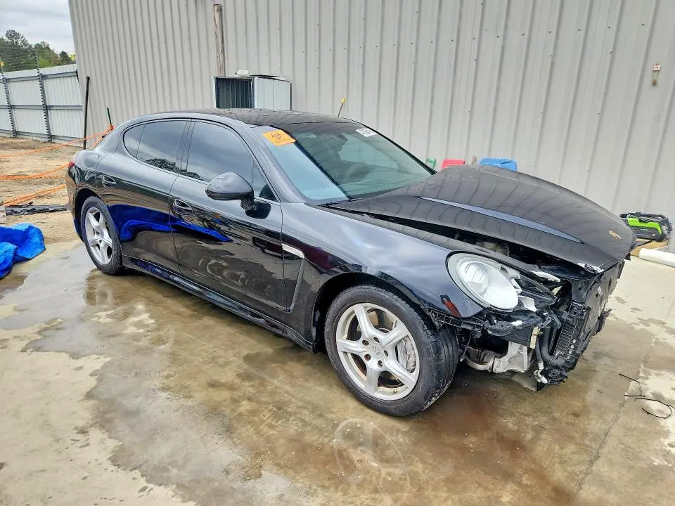 2011 PORSCHE PANAMERA 2  