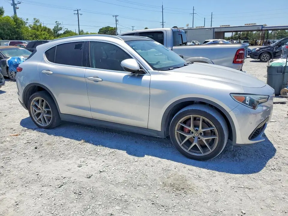 2018 ALFA ROMEO STELVIO   