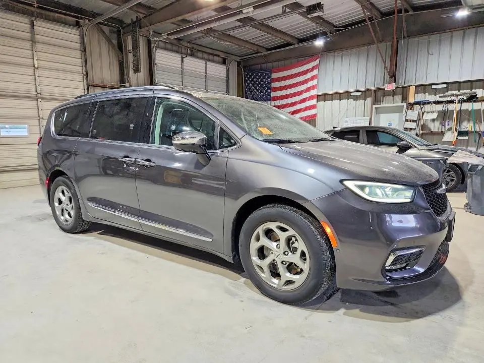 2023 CHRYSLER PACIFICA LIMITED  