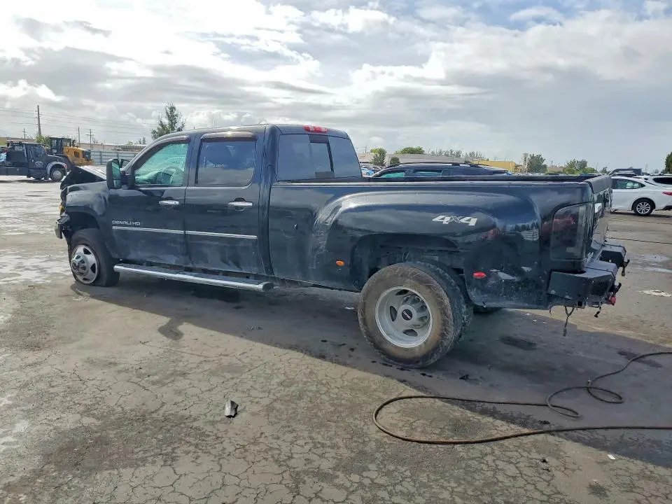 2013 GMC SIERRA K3500 DENALI  