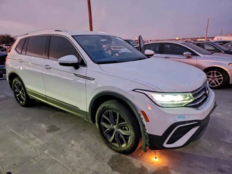 2024 VOLKSWAGEN TIGUAN SE  