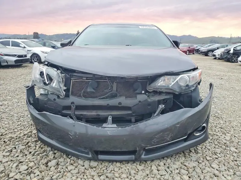 2014 TOYOTA CAMRY SE  