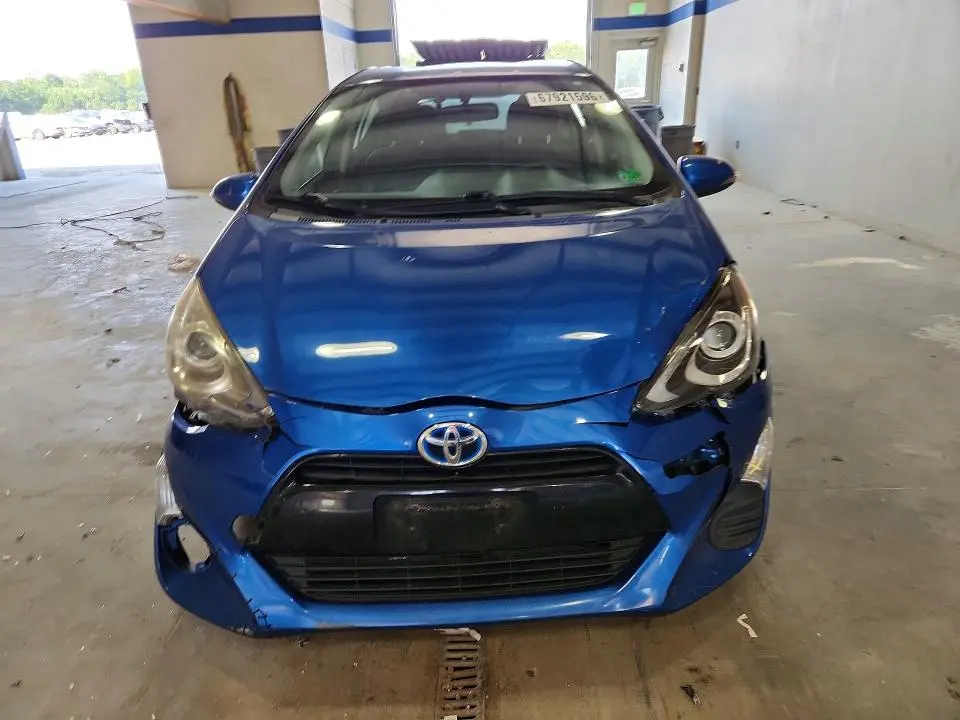 2016 TOYOTA PRIUS C THREE  