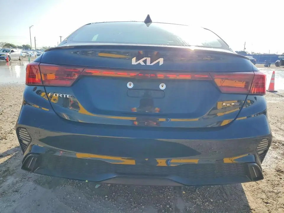 2023 KIA FORTE GT-LINE  