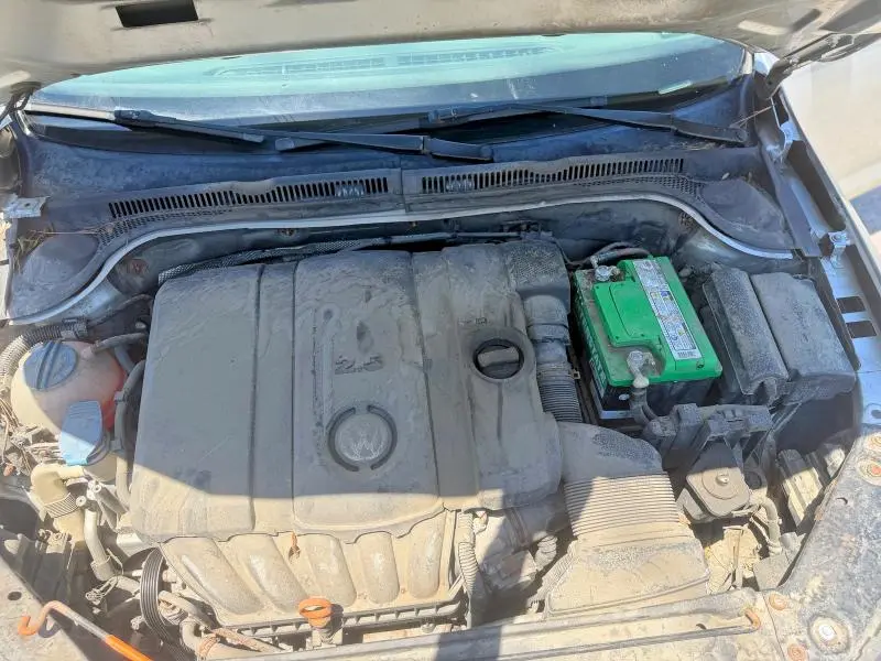2013 VOLKSWAGEN JETTA SE  