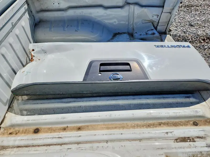 2014 NISSAN FRONTIER S  