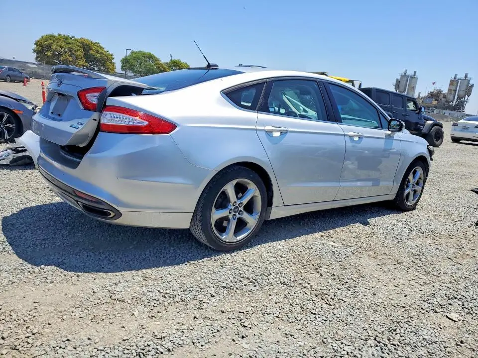 2015 FORD FUSION SE  