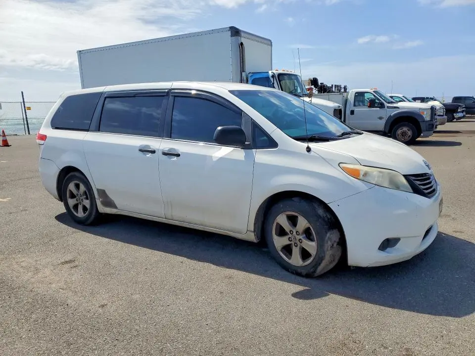 2014 TOYOTA SIENNA   