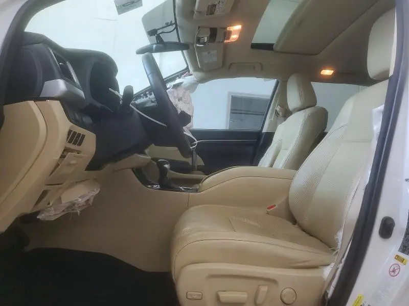 2016 TOYOTA HIGHLANDER LIMITED  