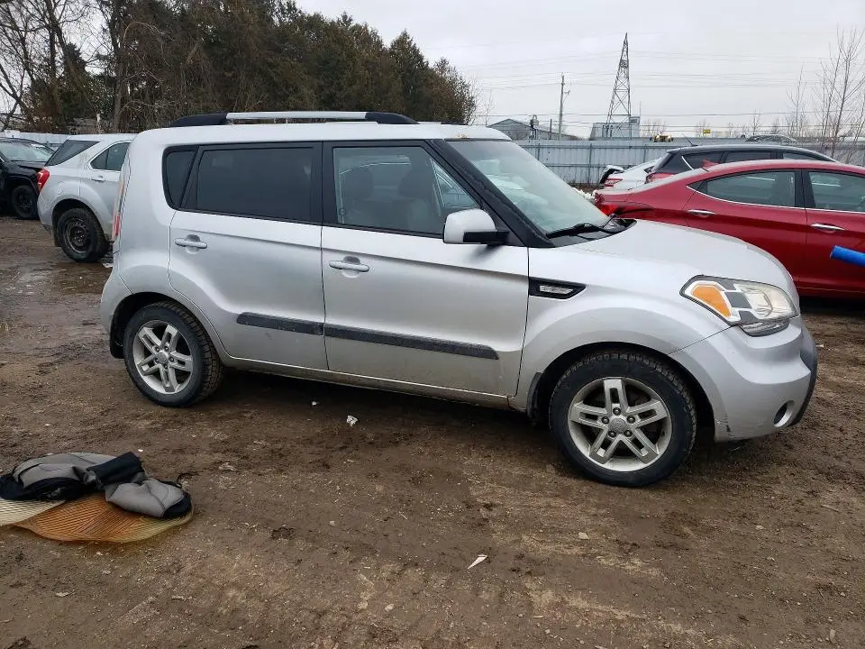2011 KIA SOUL +  