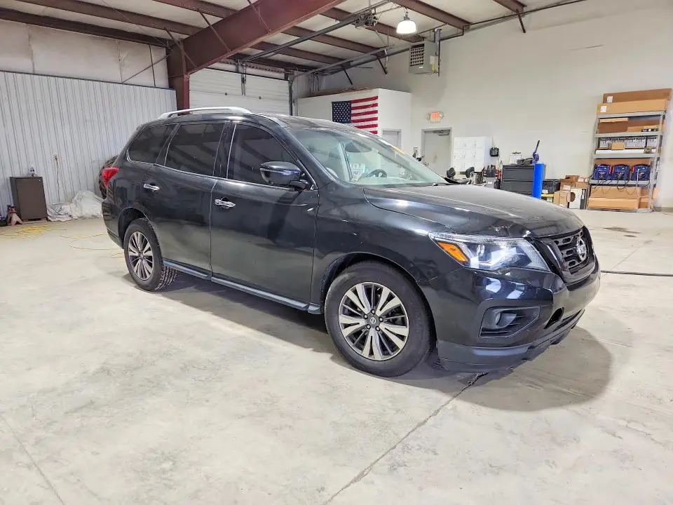 2017 NISSAN PATHFINDER SL  