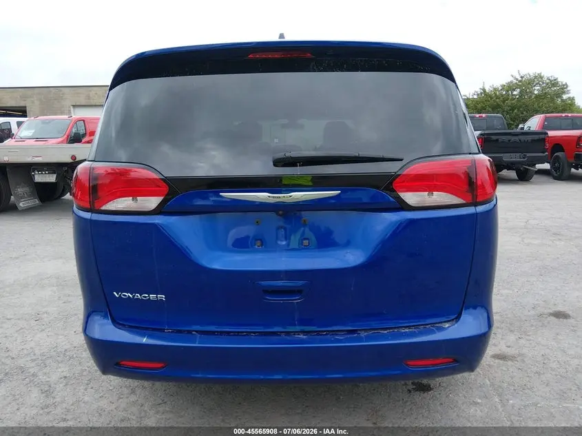 2021 CHRYSLER VOYAGER LX