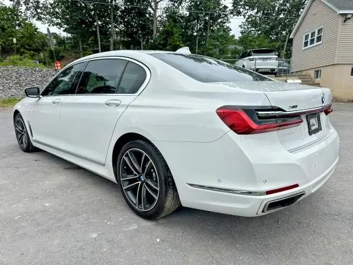 2021 BMW 750 XI  