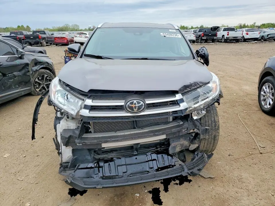 2019 TOYOTA HIGHLANDER XLE  