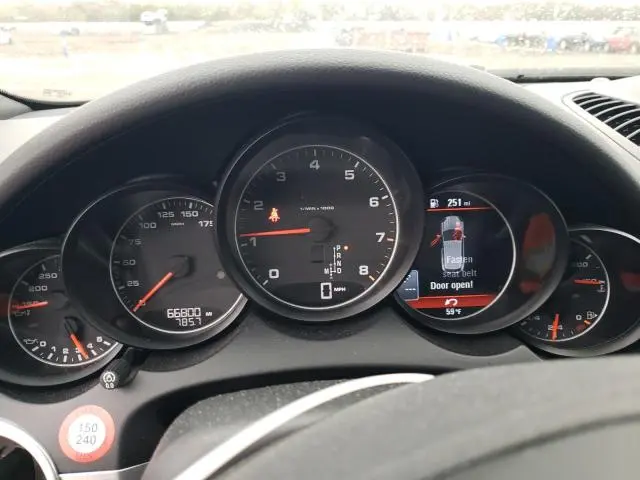 2014 PORSCHE CAYENNE   