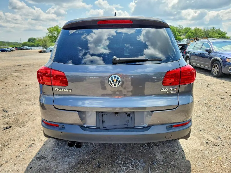 2015 VOLKSWAGEN TIGUAN S  