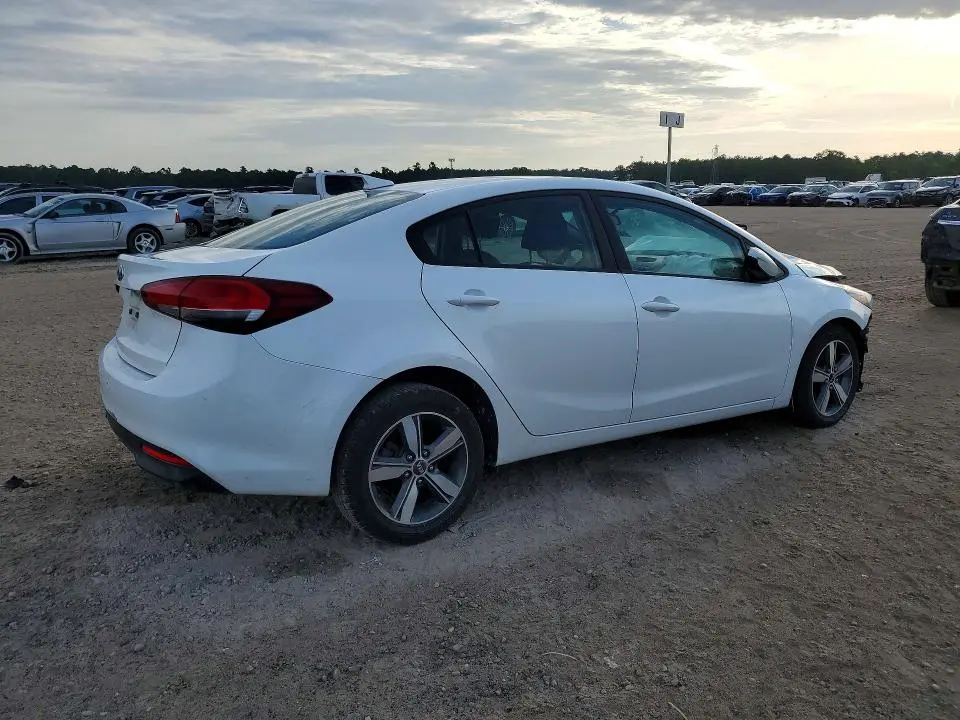 2018 KIA FORTE LX  